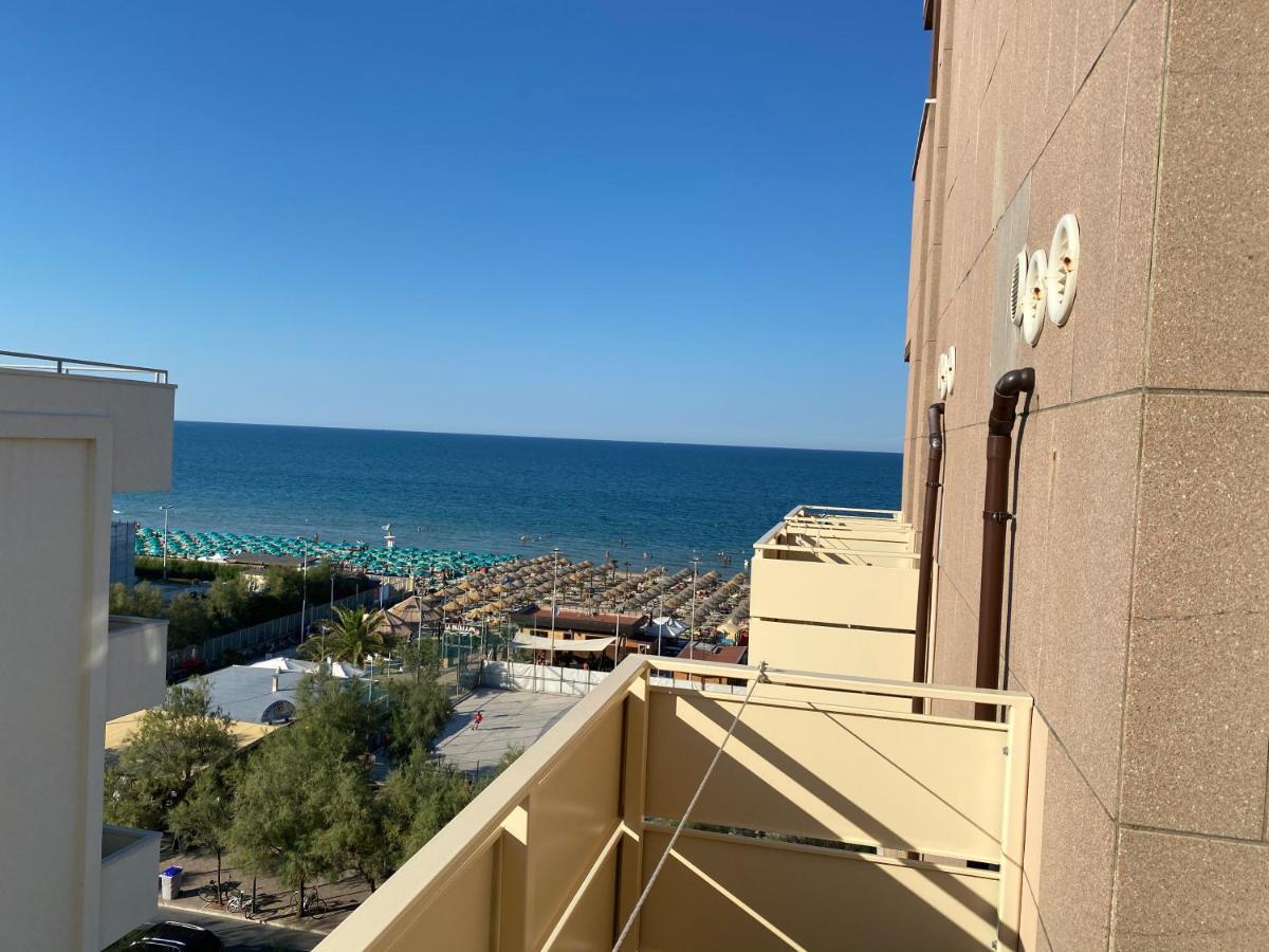 Hotel Nettuno Pésaro Exterior foto