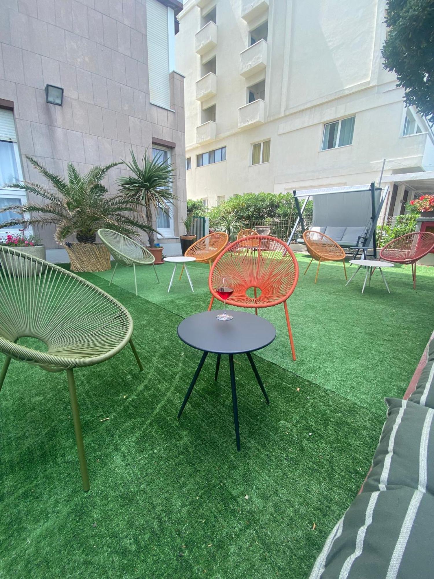 Hotel Nettuno Pésaro Exterior foto