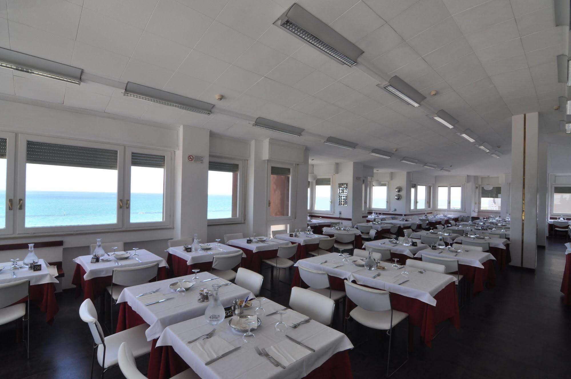Hotel Nettuno Pésaro Exterior foto