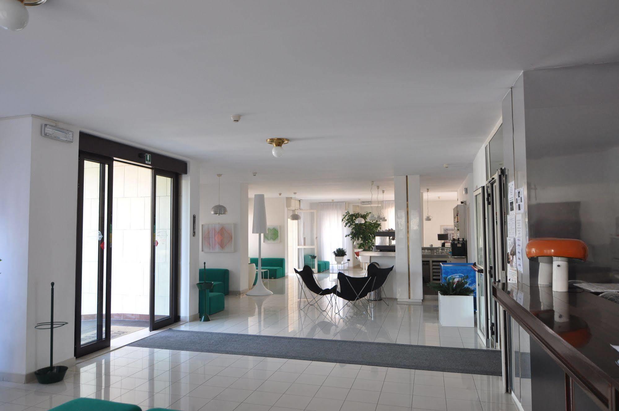 Hotel Nettuno Pésaro Exterior foto