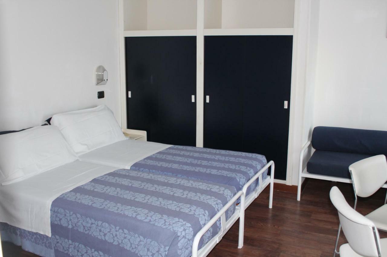 Hotel Nettuno Pésaro Exterior foto